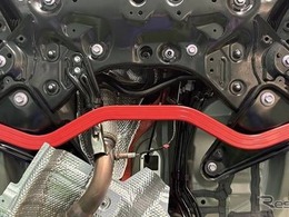 トヨタ『RAV4』のボディ剛性をアップ、ボディ補強パーツ「サステック・アンダーブレース」…タナベ