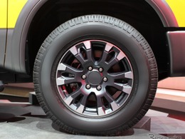 タイヤが汚いと愛車はぼやける！ 洗車の完成度を上げるタイヤケア術～Weeklyメンテナンス～