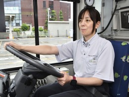 都営バス・都営地下鉄で制服にポロシャツ導入　6月1日から