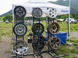 デリカミニからトライトンまで、三菱車の「足元」カスタム…三菱スターキャンプでレイズが提案