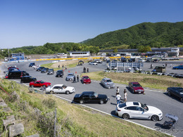 スポーツカー、セダン、ミニバン、クロカン4WDも集結！　旧車から新型車までクルマ好きの笑顔があふれた『PickUpCars2026』