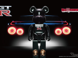日産GT-R、生産終了記念「NISSAN GT-R BE@RBRICK 100% & 400%」…ミッドナイトパープルの限定デザインで7月2日発売