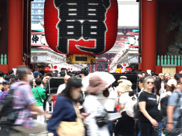 上半期の訪日客2108万4800人、コロナ禍以来の前年割れ、中国人56.4%減［新聞ウォッチ］ 画像