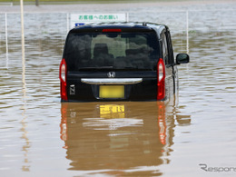 千葉豪雨で水没車両多発、水深60センチで車外“脱出困難”の危険［新聞ウォッチ］