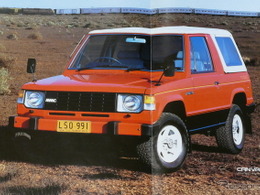 キャンバストップもあった“元祖クロカン4WD”、初代三菱『パジェロ』【懐かしのカーカタログ】