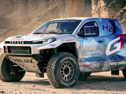 水素xオプカンでダカールに挑む！ トーヨータイヤが『DKR GR FC Hilux』に「OPEN COUNTRY」を供給