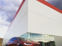 巨大電池工場「ギガファクトリー」…テスラが開業 画像
