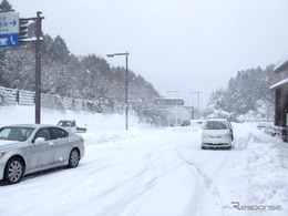 道路の吹雪視程の判定をAIで自動化、約9割の精度に成功