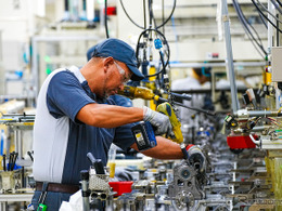 創業90周年の日産　横浜工場がエンジン生産累計4000万基を達成 画像