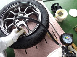 タイヤは命を守るアイテム！ 空気圧調整の重要性と方法
