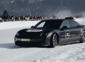 ポルシェの最新EVから歴史的名車まで、ダイナミックに雪上を駆ける 画像