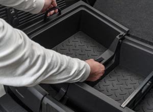 『ジムニーノマド』の収納性をアップ！ 専用「ラゲッジ収納ボックス」が発売 画像