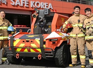 ヒョンデ、消防士の安全を守る無人消防ロボット開発…6輪インホイールモーター装備 画像