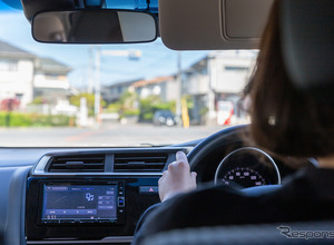 自賠責保険料13年ぶり引き上げへ、金融庁審議会「6%前後軸に検討」［新聞ウォッチ］ 画像