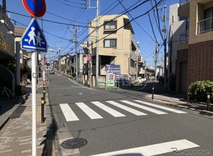 ガードレールが変！ 小竹トライアングル…東京練馬 画像
