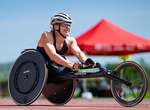 ホンダが支援、車いすレーサーのデブルナー選手が200mで世界記録更新 画像
