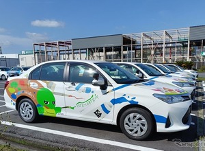 ラッピング教習車8種類が街を走る、プロスノーボーダー「三木つばき選手号」も…掛川自動車学校 画像