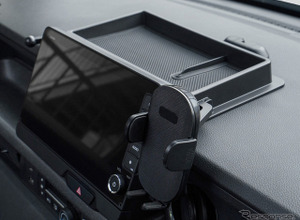 ホンダ『N-BOX』の運転席を収納力アップ！ 簡単設置の専用「ダッシュボードトレイ」発売 画像