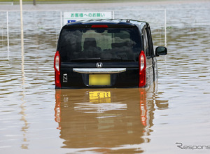 千葉豪雨で水没車両多発、水深60センチで車外“脱出困難”の危険［新聞ウォッチ］ 画像