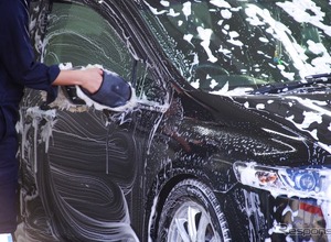 炎天下の「洗車」はNG？　水ジミ・シャンプー跡を防ぐ夏の洗車方法を知る 画像