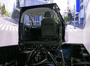 バーチャル・ドライビング・シミュレータは「超リアル！」…VDXスタジオ 画像