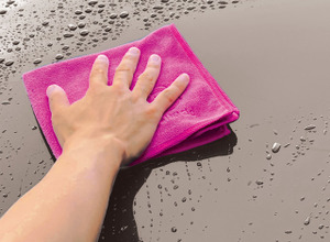 コーティングの拭き上げにも使える洗車クロス『ドライングクロス』 画像