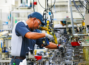 創業90周年の日産　横浜工場がエンジン生産累計4000万基を達成 画像