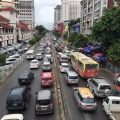 ヤンゴン市内の渋滞（9割は日本の中古車）