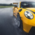 ポルシェとミシュランが『911 GT3 RS』用に低温・ウェット路面向け新タイヤ共同開発