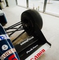 カフェのオープンを記念し展示される F1 マシン「ウィリアムズ・レーシング FW12」©Peaches. Japan