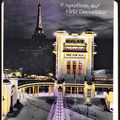 1925年7月4日の夜、パリのエッフェル塔に「シトロエン」の文字が光で投影