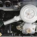振動低減のために初めてバランサーが用いられた軽自動車のホンダ・ライフ360（1971年）