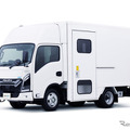 いすゞ エルフEV ウォークスルーバン