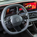 ルノー『4 E-Techエレクトリック』をベースにした救急車両「vision4rescue」