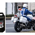大阪府警の白バイにヨロストが開発・販売するバイク専用エンジンオイル「隼オイル」が採用