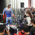 ヤマハの電動トライアルバイクによる黒山健一選手のデモンストレーション