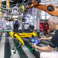 メルセデスベンツが独デュッセルドルフ工場にロボット犬「アリス」導入
