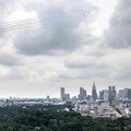 国立競技場上空のブルーインパルス。東京パラリンピック2020記念（2021年8月）
