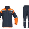 三菱ふそうがミドリ安全・日本ゴアと共同開発したEV整備専用作業服