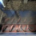 ポルシェが廃車のプラスチックを再生しステアリングホイール素材に利用