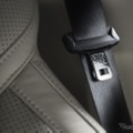 シートベルトの装着と姿勢に関する研究。写真はXC90