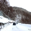 雪道でノーマルタイヤは制動距離が大幅増！…JAFが年末年始の対策を呼びかけ 画像
