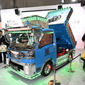 ダイハツが軽トラで「本気のデコトラ」を作ってみた。公道走行は…東京オートサロン2026 画像