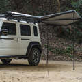 クラフトワークスの『ジムニー/シエラ/ノマド』向け「ルーフキャリア専用サイドテント」