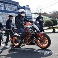 障がい者のバイク運転を支援、SSPが「パラモトライダー体験走行会」を開催 画像