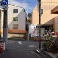 画面左右が中野区道、特別区道24-940・東中野ギンザ通り