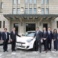 フィアット600e、京都市公用車に寄納…日伊国交160周年と姉妹都市60周年を記念した特別デザイン 画像