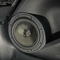 20cmサイズのMB8Dはスマートにドアにインストールされている。4ウェイでの帯域バランスも考えたユニット選びとなった。