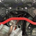 トヨタ『RAV4』のボディ剛性をアップ、ボディ補強パーツ「サステック・アンダーブレース」…タナベ 画像