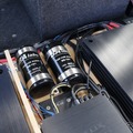 電源系は下層アースなどにも気を配るオーナー。キャパシターを配置して瞬発的な電力供給にも対応する。
